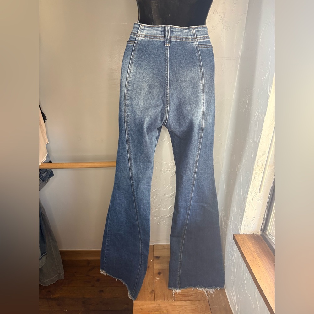 Cello Women's Mid-Blue High-Rise Flare Jeans exposed button fly raw hem sz 28 - Picture 14 of 14